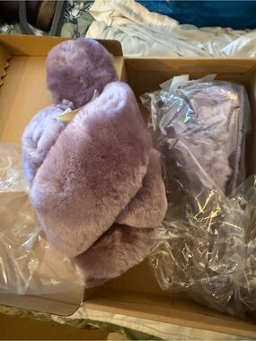 Lavender Faux Fur Crossband Slippers